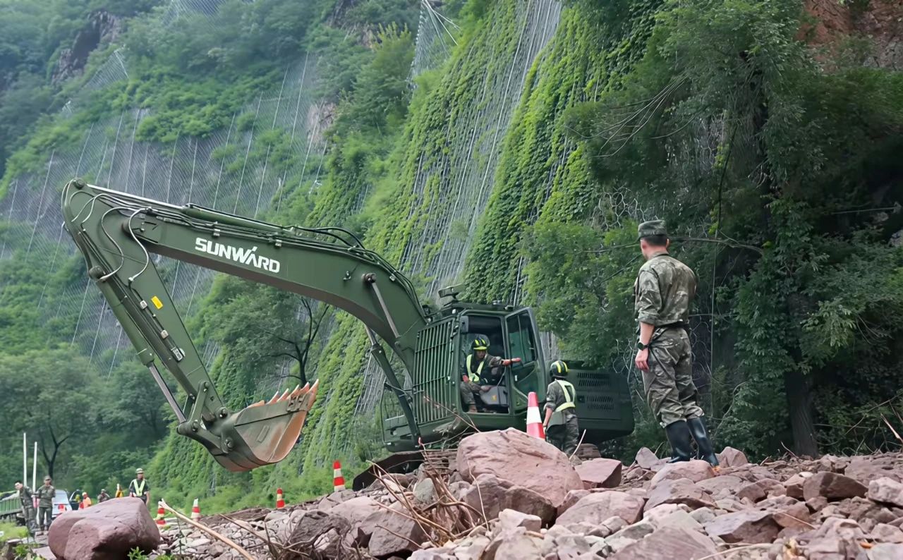 关注！恒峰g22智能应抢救援装备助力武警冲锋北京暴雨抢险救灾一线！