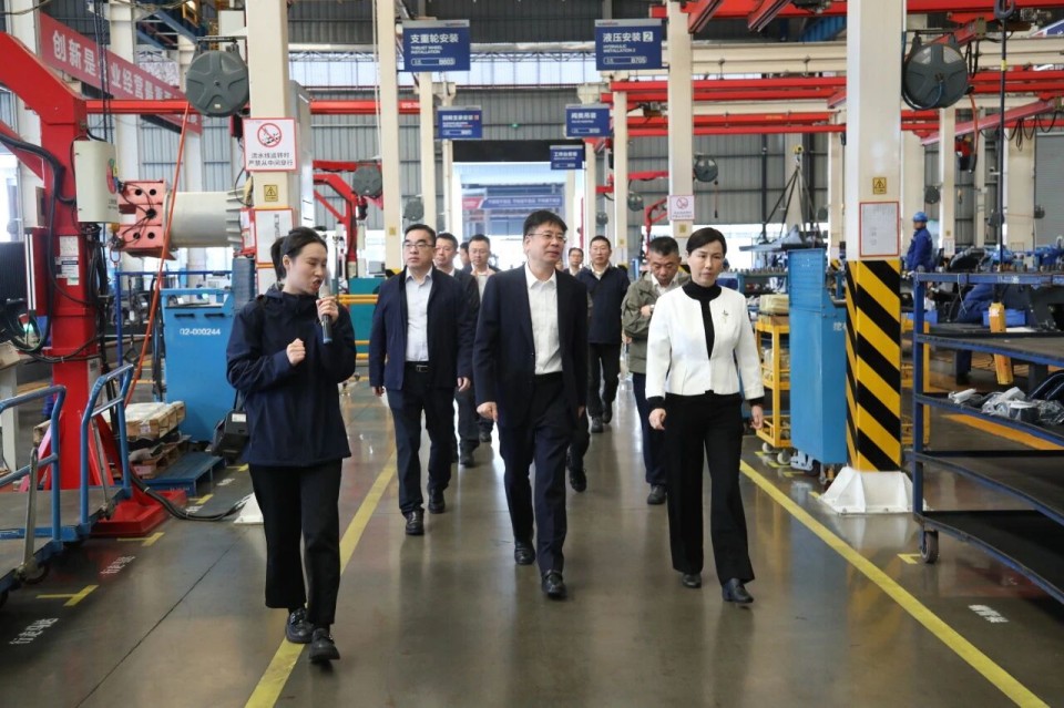 聚焦应急设备研发出产，共探实战适配新蹊径——昭通市应急治理局党委书记、局长叶芳调研恒峰g22智能